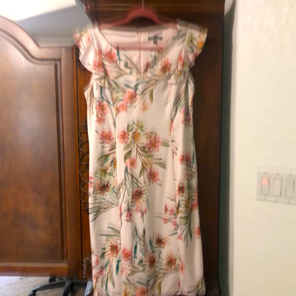 Dress - Picture 1 of 6
